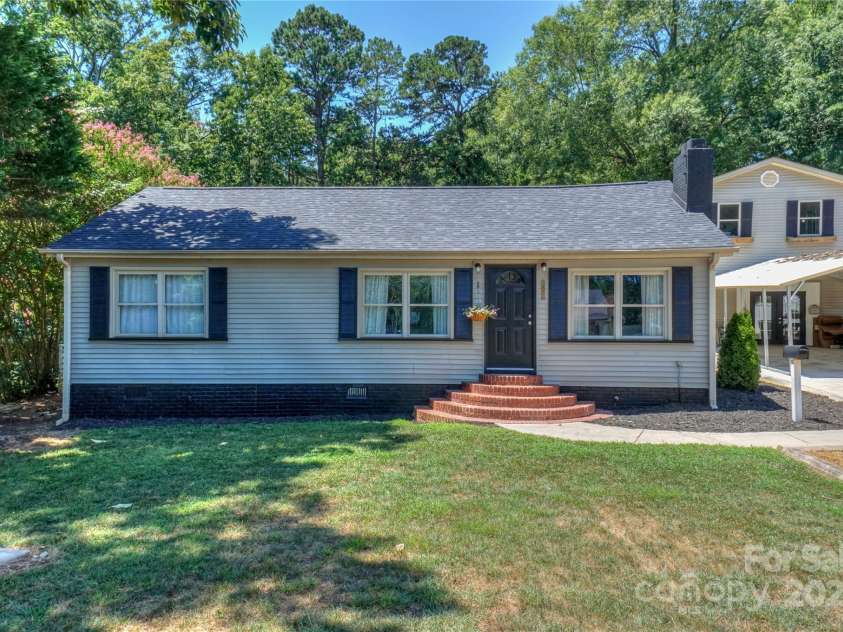 321 Cook Street, Mooresville, NC 28115.  MLS# CAR4282722, YatesRealty ID 31983. 