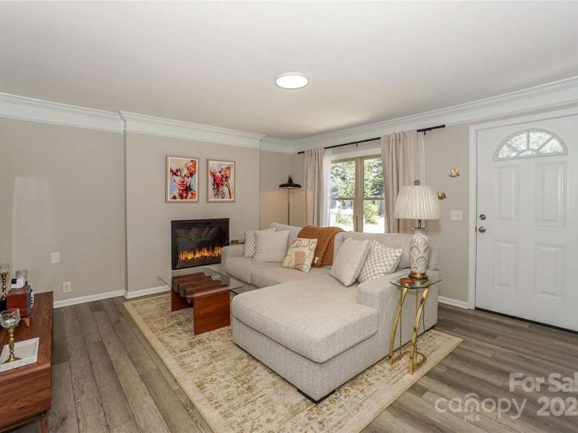 321 Cook Street, Mooresville, NC 28115.  MLS# CAR4282722, YatesRealty ID 31983. 