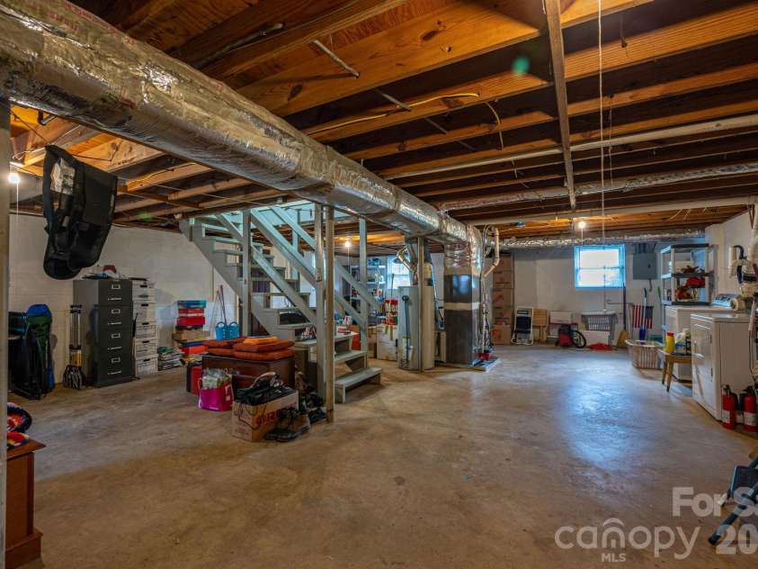 712 Crestwood Avenue, Gastonia, NC 28054.  MLS# CAR4388581, YatesRealty ID 31983. 