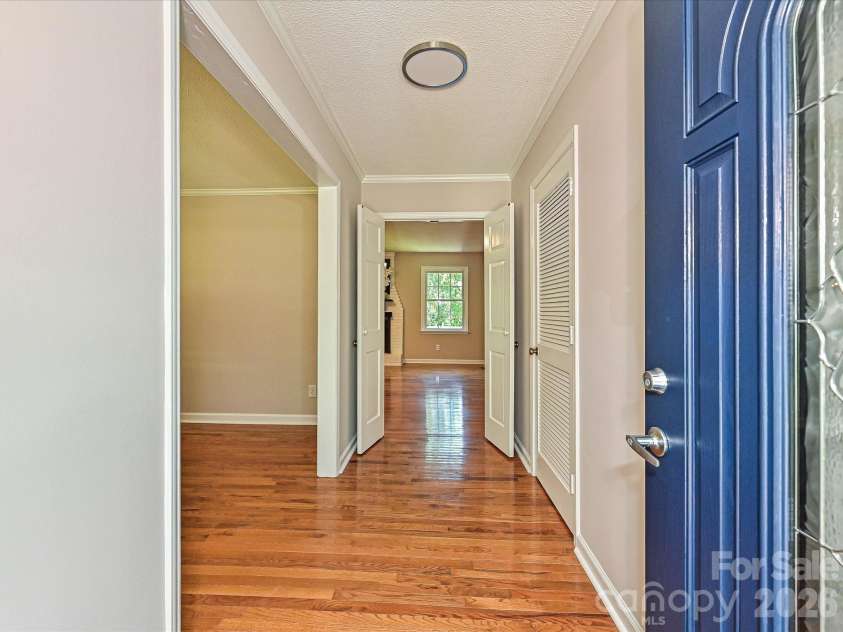 218 Sturbridge Drive, Charlotte, NC 28214.  MLS# CAR4394483, YatesRealty ID 31984. 