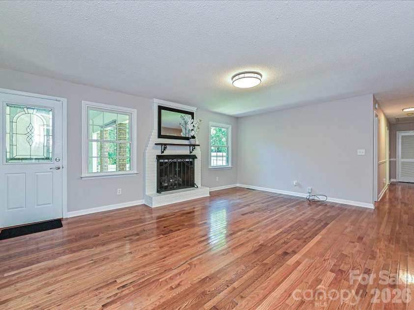 218 Sturbridge Drive, Charlotte, NC 28214.  MLS# CAR4394483, YatesRealty ID 31984. 