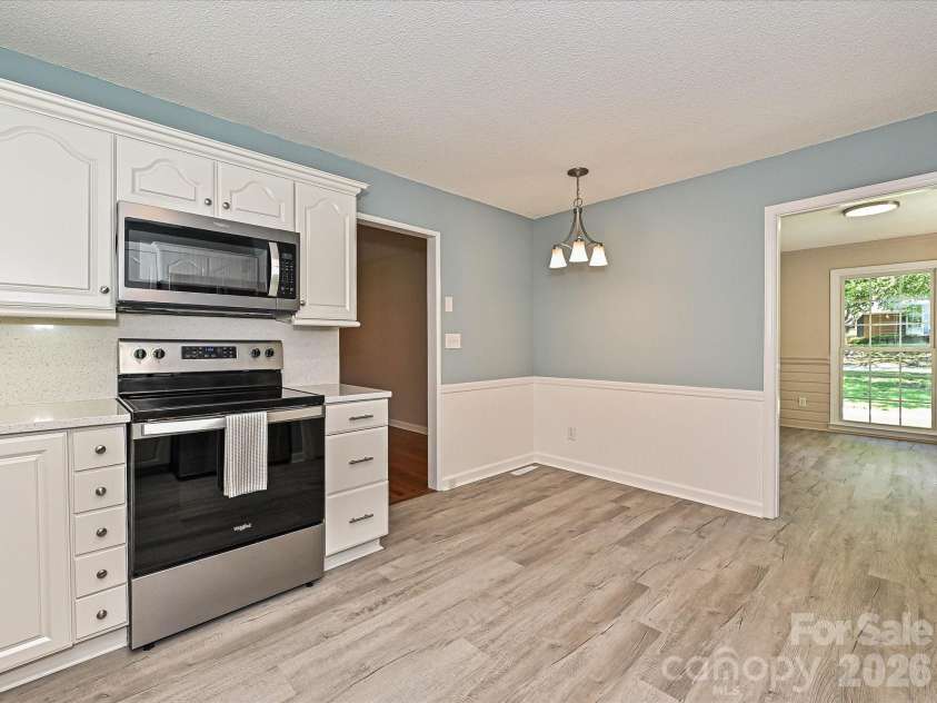 218 Sturbridge Drive, Charlotte, NC 28214.  MLS# CAR4394483, YatesRealty ID 31984. 