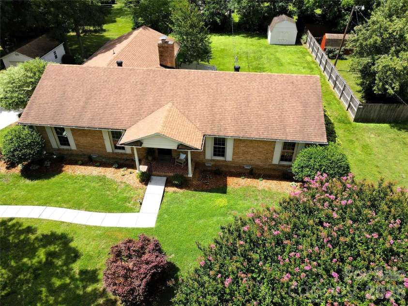 218 Sturbridge Drive, Charlotte, NC 28214.  MLS# CAR4394483, YatesRealty ID 31984. 