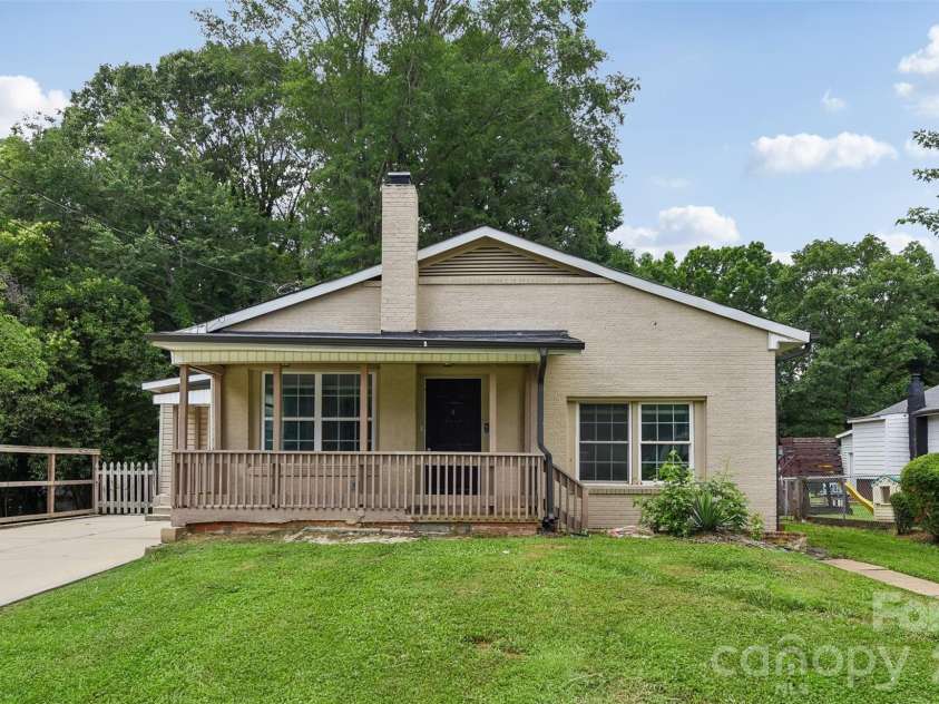 2657 Norman Street, Gastonia, NC 28056.  MLS# CAR4388951, YatesRealty ID 31985. 