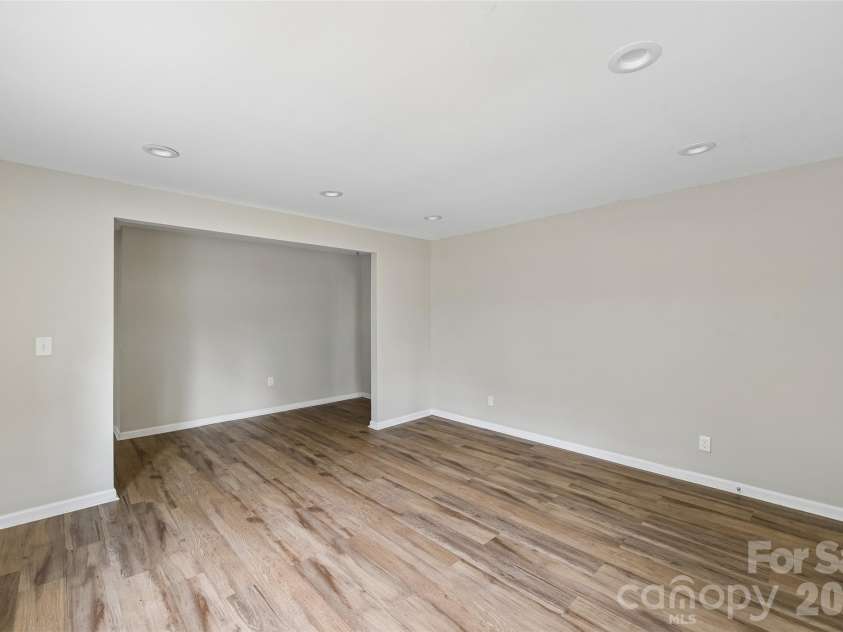 2657 Norman Street, Gastonia, NC 28056.  MLS# CAR4388951, YatesRealty ID 31985. 