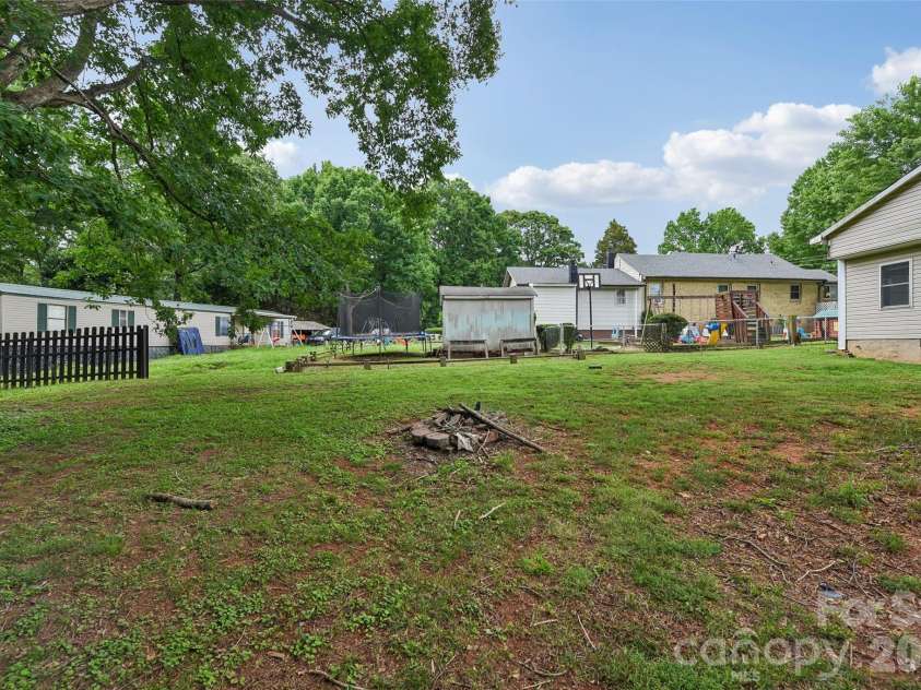 2657 Norman Street, Gastonia, NC 28056.  MLS# CAR4388951, YatesRealty ID 31985. 