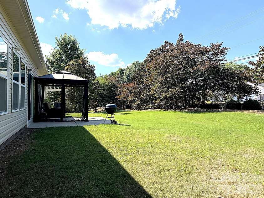 1919 Corriente Court, Charlotte, NC 28213.  MLS# CAR4391597, YatesRealty ID 31986. 