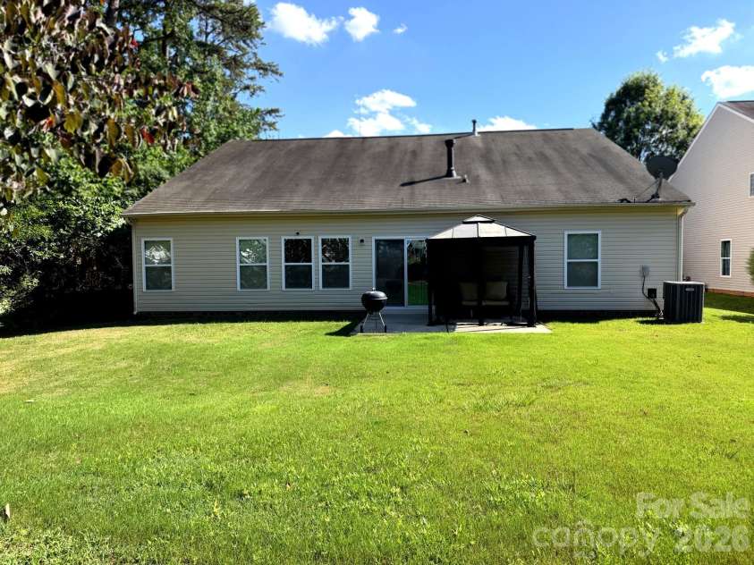1919 Corriente Court, Charlotte, NC 28213.  MLS# CAR4391597, YatesRealty ID 31986. 