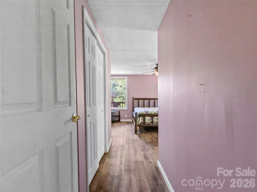 30 Clover Lane, Burnsville, NC 28714.  MLS# CAR4395466, YatesRealty ID 31987. 