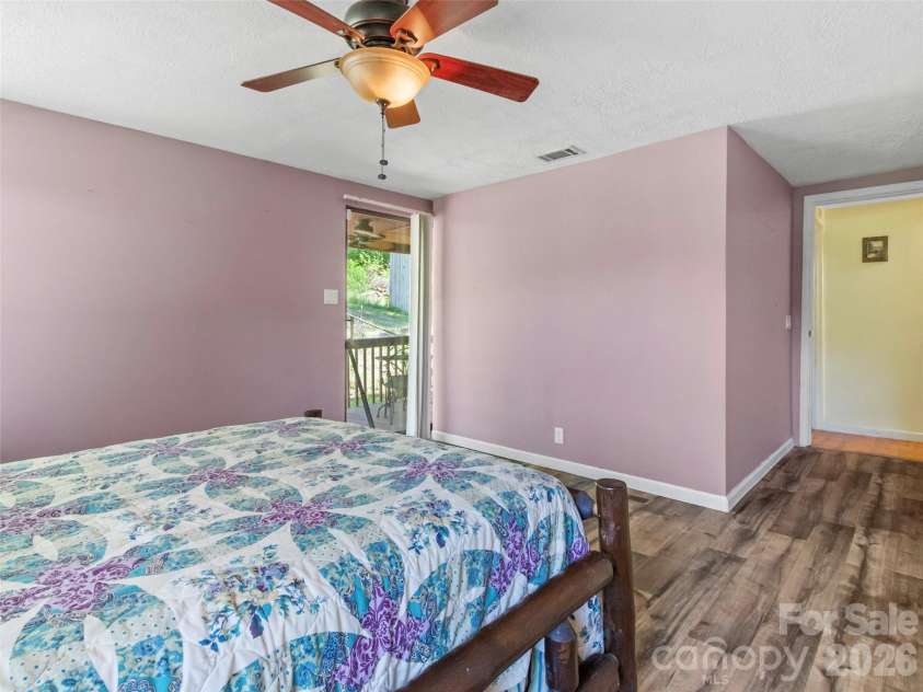 30 Clover Lane, Burnsville, NC 28714.  MLS# CAR4395466, YatesRealty ID 31987. 