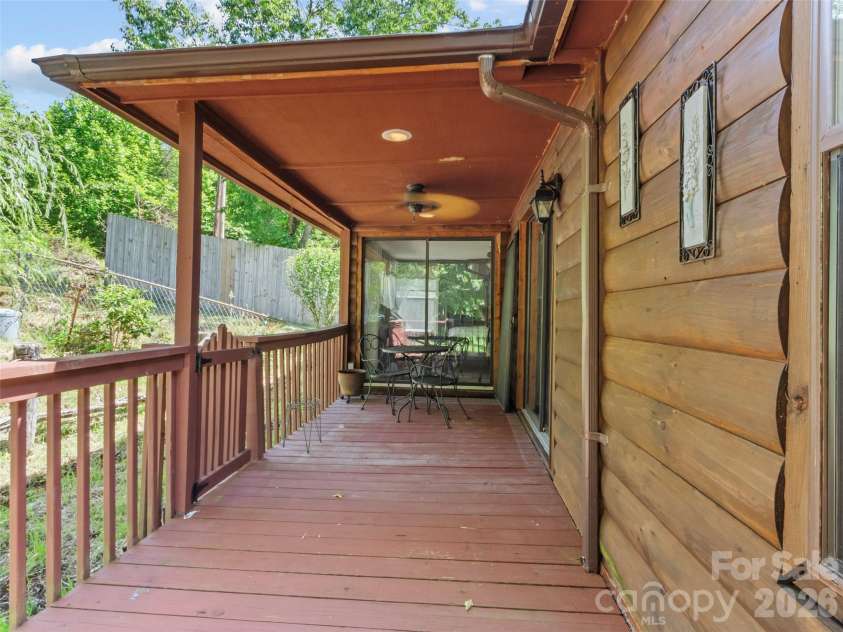 30 Clover Lane, Burnsville, NC 28714.  MLS# CAR4395466, YatesRealty ID 31987. 