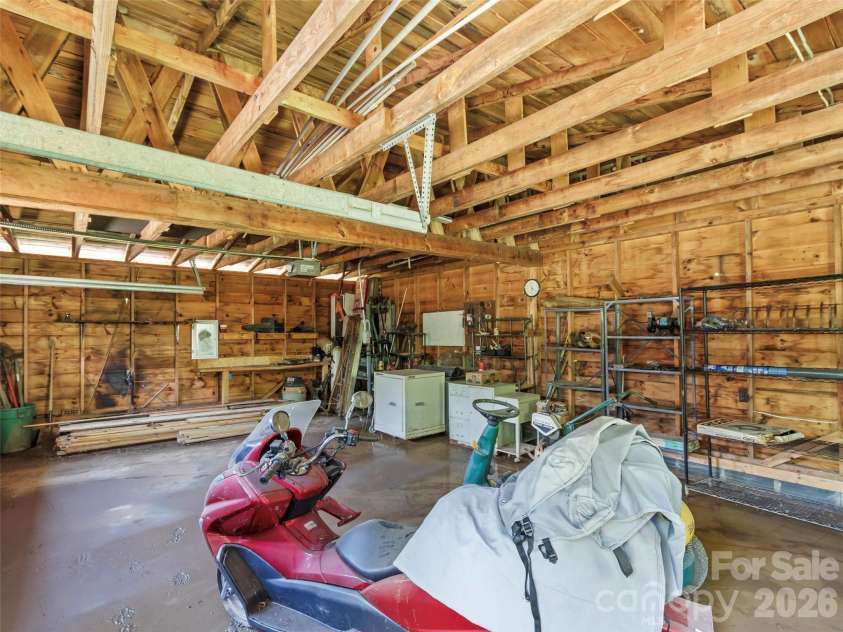 30 Clover Lane, Burnsville, NC 28714.  MLS# CAR4395466, YatesRealty ID 31987. 