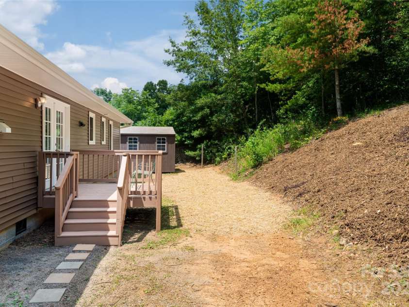 326 New Salem Road, Swannanoa, NC 28778.  MLS# CAR4272032, YatesRealty ID 31987. 