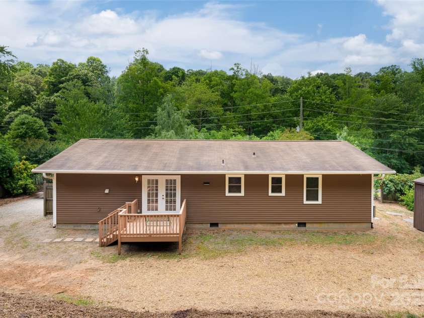 326 New Salem Road, Swannanoa, NC 28778.  MLS# CAR4272032, YatesRealty ID 31987. 