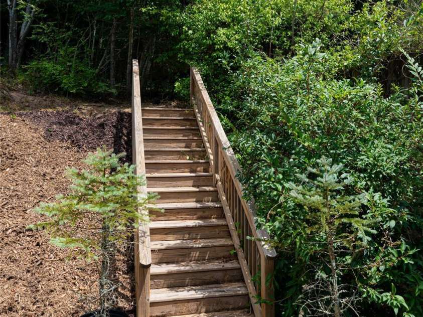 326 New Salem Road, Swannanoa, NC 28778.  MLS# CAR4272032, YatesRealty ID 31987. 