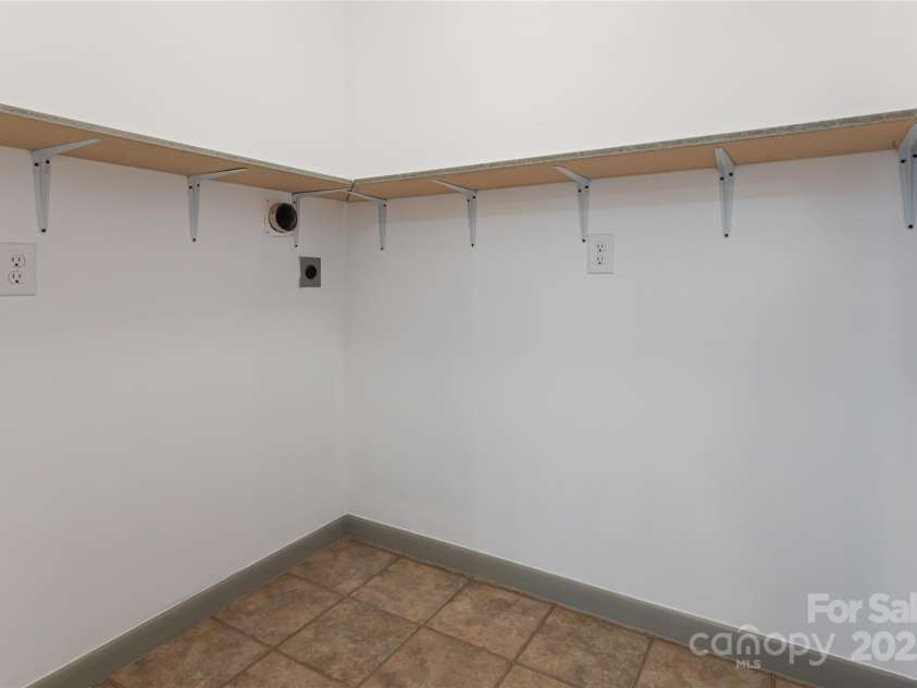 326 New Salem Road, Swannanoa, NC 28778.  MLS# CAR4272032, YatesRealty ID 31987. 