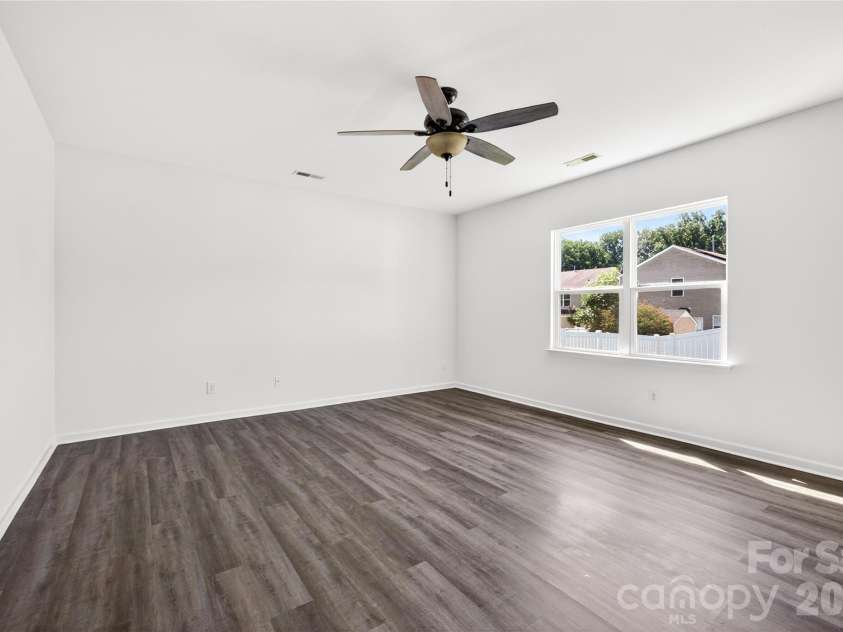 9013 Magnolia Lily Avenue, Charlotte, NC 28227.  MLS# CAR4392385, YatesRealty ID 31988. 