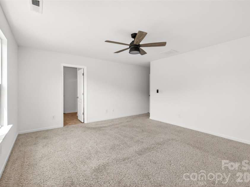 9013 Magnolia Lily Avenue, Charlotte, NC 28227.  MLS# CAR4392385, YatesRealty ID 31988. 