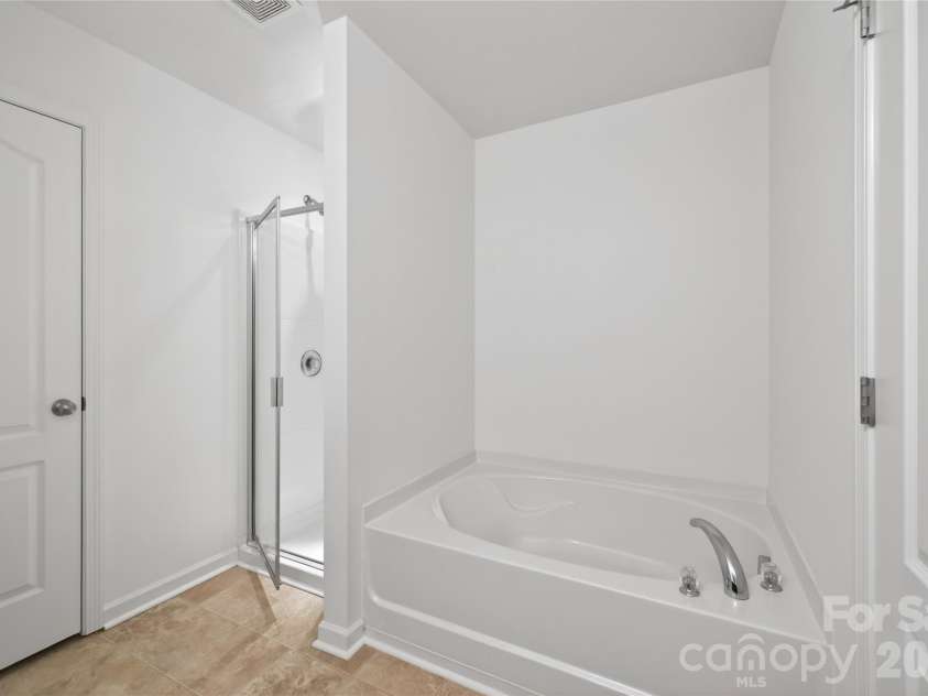 9013 Magnolia Lily Avenue, Charlotte, NC 28227.  MLS# CAR4392385, YatesRealty ID 31988. 
