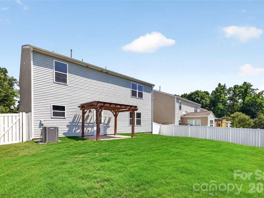 9013 Magnolia Lily Avenue, Charlotte, NC 28227.  MLS# CAR4392385, YatesRealty ID 31988. 