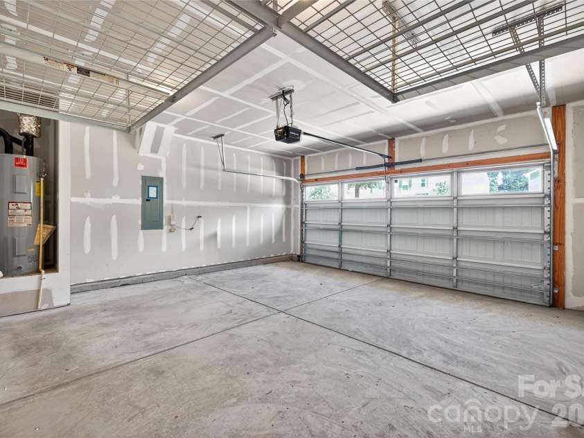 9013 Magnolia Lily Avenue, Charlotte, NC 28227.  MLS# CAR4392385, YatesRealty ID 31988. 