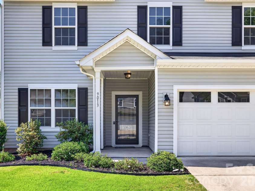 9013 Magnolia Lily Avenue, Charlotte, NC 28227.  MLS# CAR4392385, YatesRealty ID 31988. 