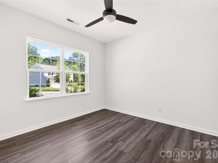 9013 Magnolia Lily Avenue, Charlotte, NC 28227.  MLS# CAR4392385, YatesRealty ID 31988. Office / flex space