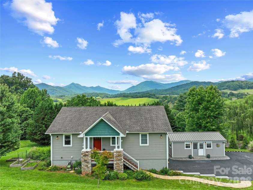 34 Justice Drive, Leicester, NC 28748.  MLS# CAR4394117, YatesRealty ID 31989. Mountains for days at 34 Justice Drive