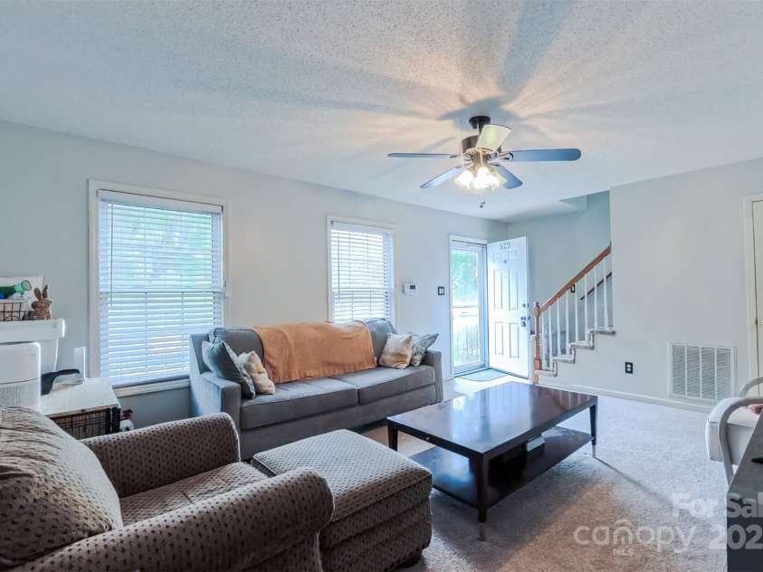529 Spring Avenue, Newton, NC 28658.  MLS# CAR4290171, YatesRealty ID 31989. Living Room