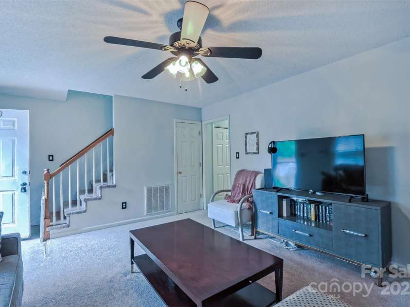529 Spring Avenue, Newton, NC 28658.  MLS# CAR4290171, YatesRealty ID 31989. Living Room