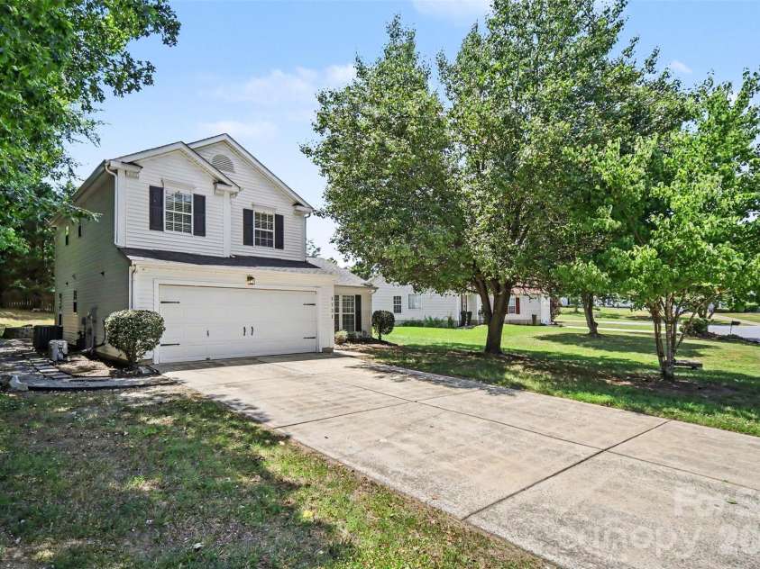 1131 Morning Glory Drive, Charlotte, NC 28262.  MLS# CAR4394711, YatesRealty ID 31990. 