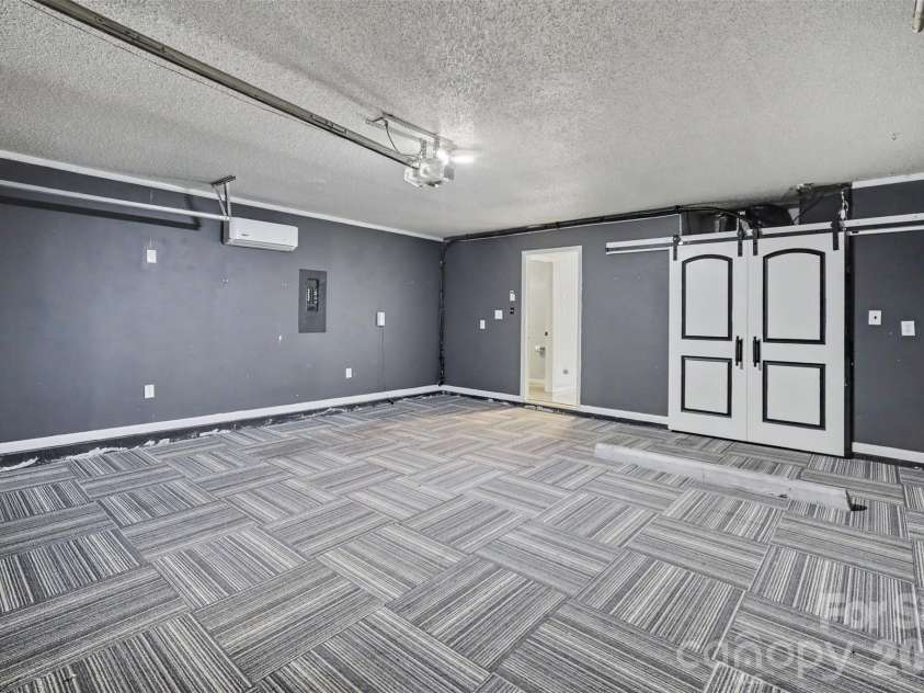1131 Morning Glory Drive, Charlotte, NC 28262.  MLS# CAR4394711, YatesRealty ID 31990. 