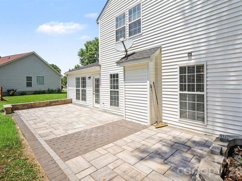 1131 Morning Glory Drive, Charlotte, NC 28262.  MLS# CAR4394711, YatesRealty ID 31990. 