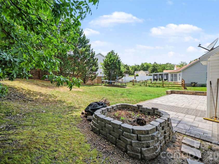 1131 Morning Glory Drive, Charlotte, NC 28262.  MLS# CAR4394711, YatesRealty ID 31990. 
