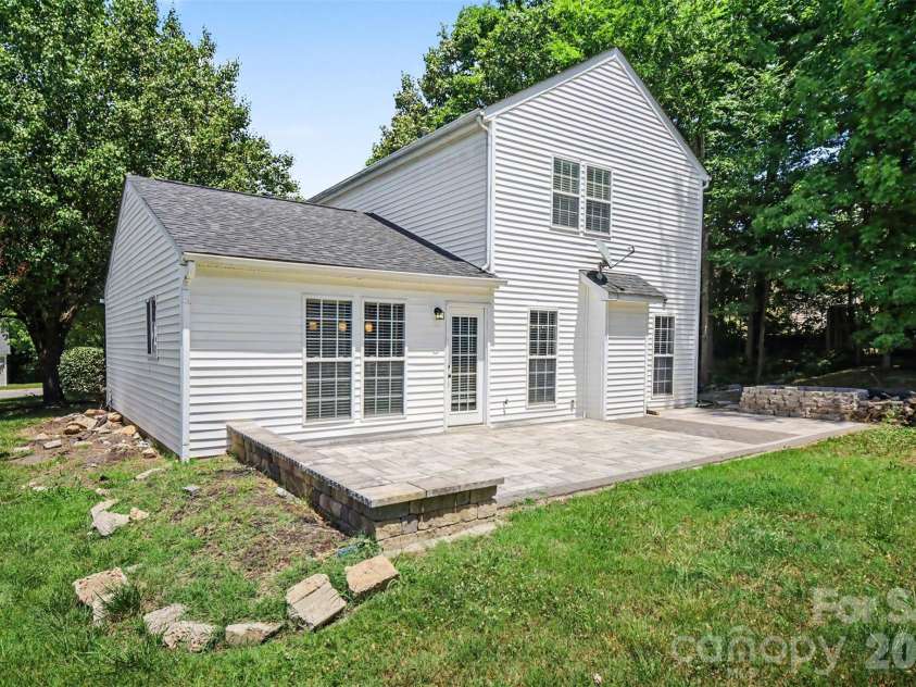 1131 Morning Glory Drive, Charlotte, NC 28262.  MLS# CAR4394711, YatesRealty ID 31990. 