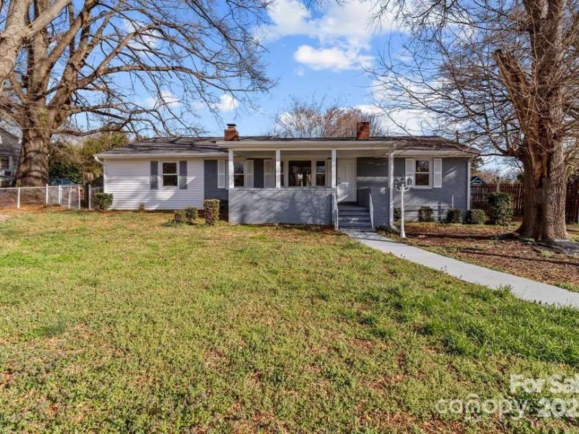 2418 Acapulco Drive, Gastonia, NC 28054.  MLS# CAR4291547, YatesRealty ID 31990. 