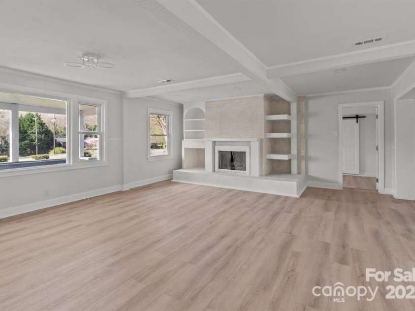 2418 Acapulco Drive, Gastonia, NC 28054.  MLS# CAR4291547, YatesRealty ID 31990. 