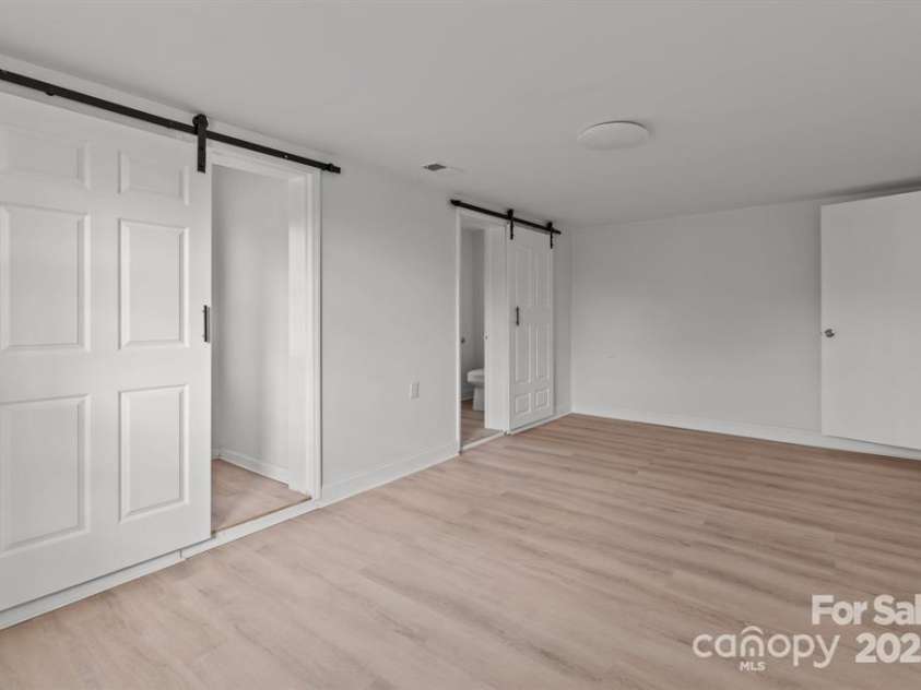 2418 Acapulco Drive, Gastonia, NC 28054.  MLS# CAR4291547, YatesRealty ID 31990. 