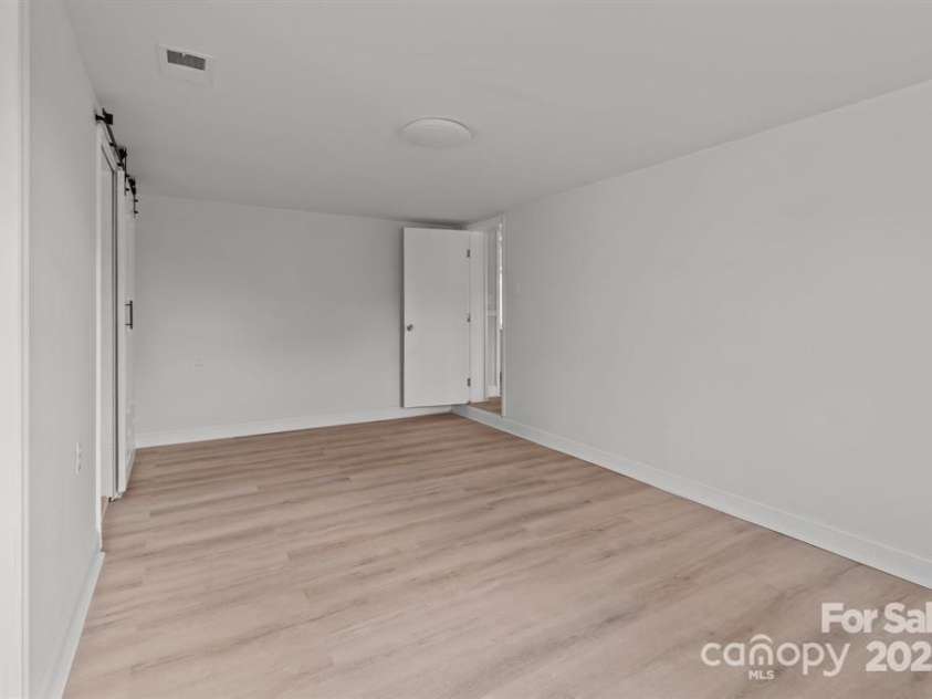 2418 Acapulco Drive, Gastonia, NC 28054.  MLS# CAR4291547, YatesRealty ID 31990. 