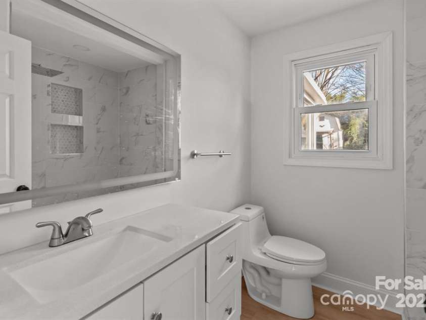 2418 Acapulco Drive, Gastonia, NC 28054.  MLS# CAR4291547, YatesRealty ID 31990. 