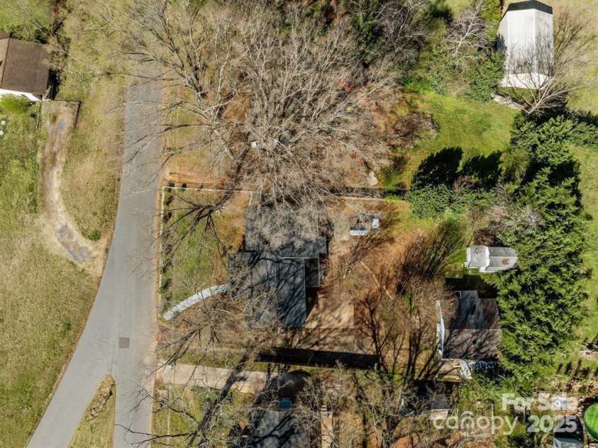 2418 Acapulco Drive, Gastonia, NC 28054.  MLS# CAR4291547, YatesRealty ID 31990. 