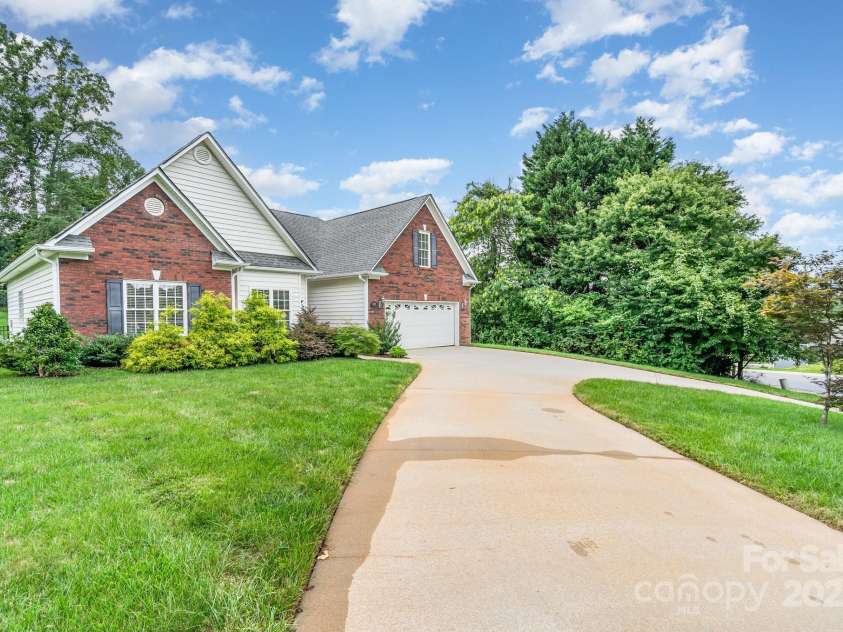 1319 Main Street, Lowell, NC 28098.  MLS# CAR4291013, YatesRealty ID 31991. 