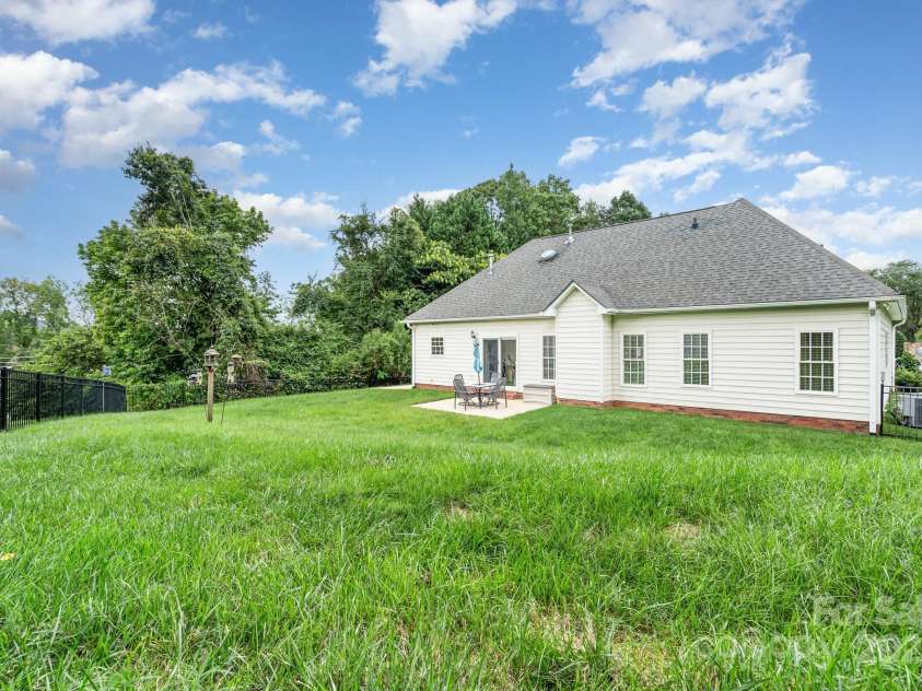 1319 Main Street, Lowell, NC 28098.  MLS# CAR4291013, YatesRealty ID 31991. 