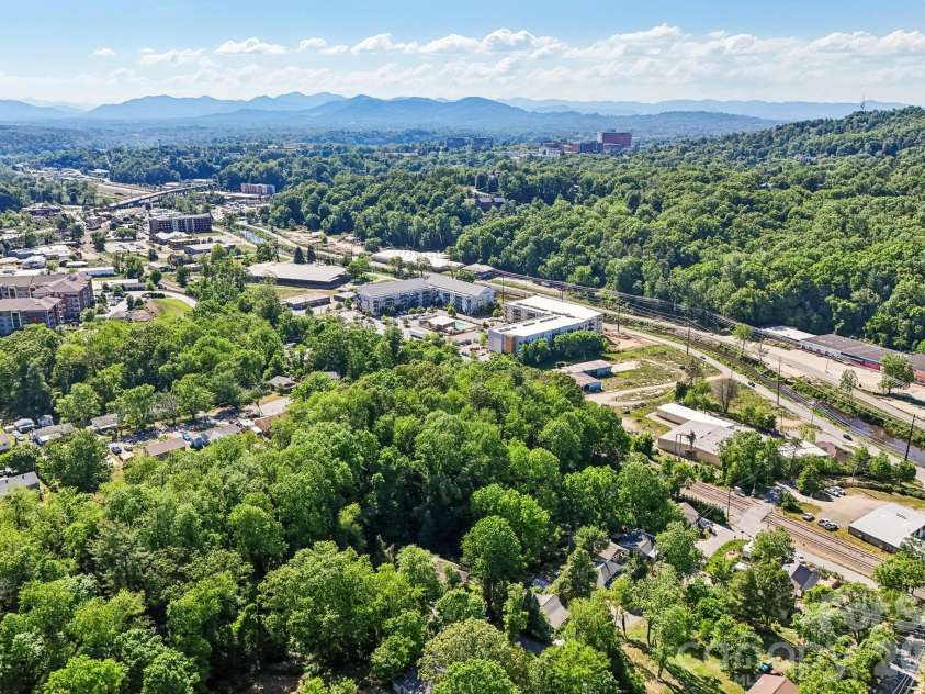 3 View Street, Asheville, NC 28803.  MLS# CAR4383178, YatesRealty ID 31991. Aerial facing West