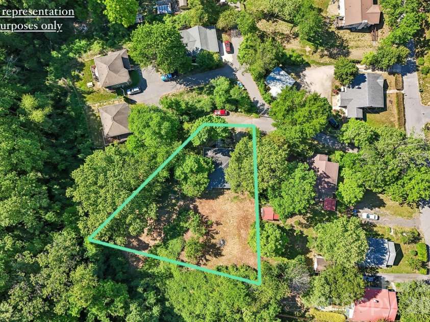 3 View Street, Asheville, NC 28803.  MLS# CAR4383178, YatesRealty ID 31991. Aerial property outline
