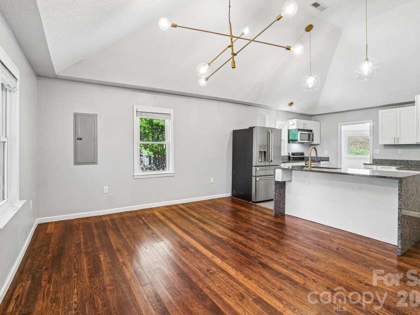 3 View Street, Asheville, NC 28803.  MLS# CAR4383178, YatesRealty ID 31991. Living room from front door