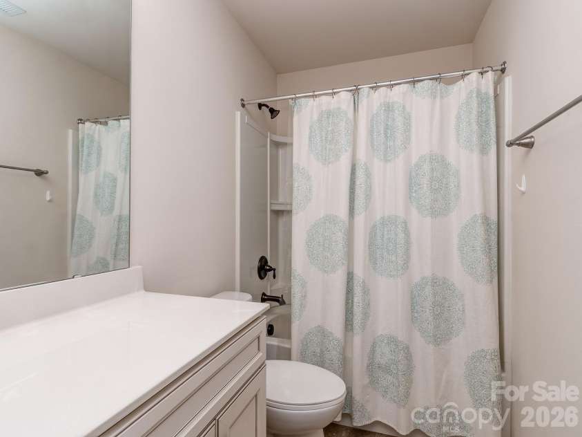 1839 Royal Gorge Avenue, Charlotte, NC 28210.  MLS# CAR4389326, YatesRealty ID 31992. Hall Bathroom