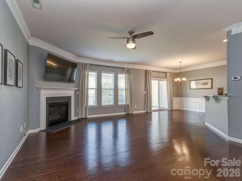 1839 Royal Gorge Avenue, Charlotte, NC 28210.  MLS# CAR4389326, YatesRealty ID 31992. Living room with fireplace