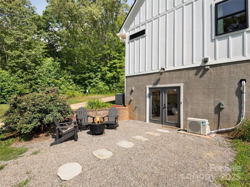 31 Rory Phillips View, Candler, NC 28715.  MLS# CAR4267369, YatesRealty ID 31994. 