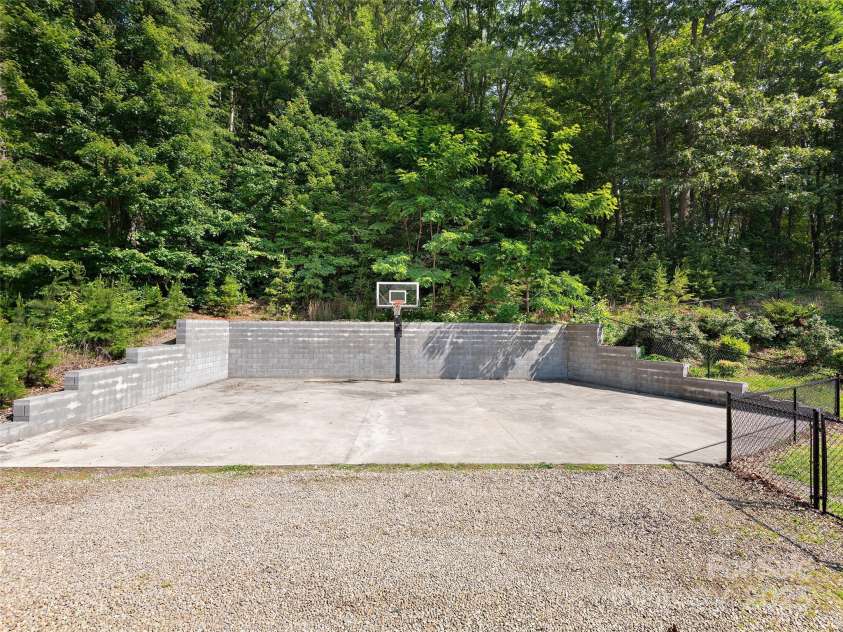 31 Rory Phillips View, Candler, NC 28715.  MLS# CAR4267369, YatesRealty ID 31994. 